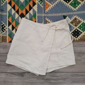 Twik Cream Wrap Skorts